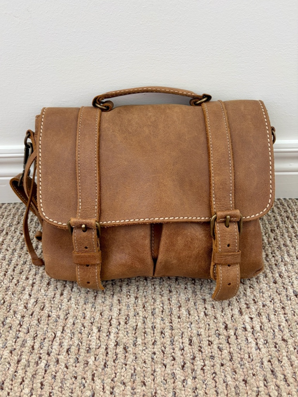 Roots small size messenger bag, soft tribe leather, soft, excellent!